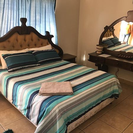 African Sky Guesthouse Windhoek Dış mekan fotoğraf